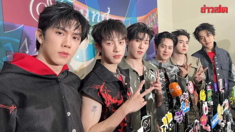 PROXIE Celebrates 4th Anniversary with Heartwarming Fan Meet at Thunder Dome, Gifts Special Song from Fan Club