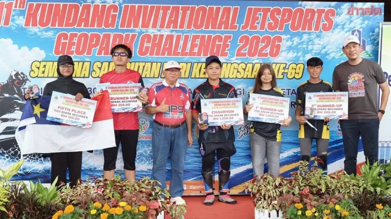 13-Year-Old Koh Samui Jet Skier Wins Championship in Malaysia