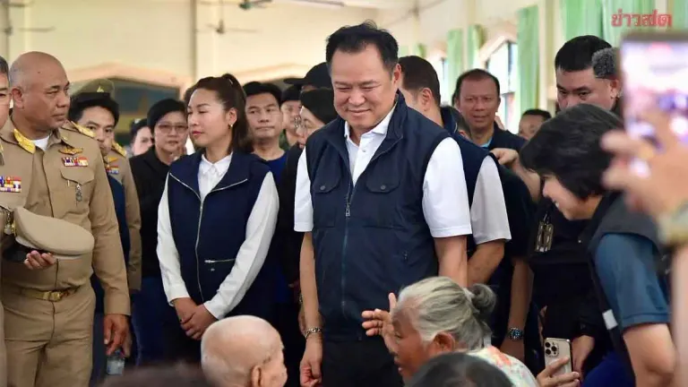 PM Visits Flood-Hit Nakhon Sawan, Promises Full Government Aid