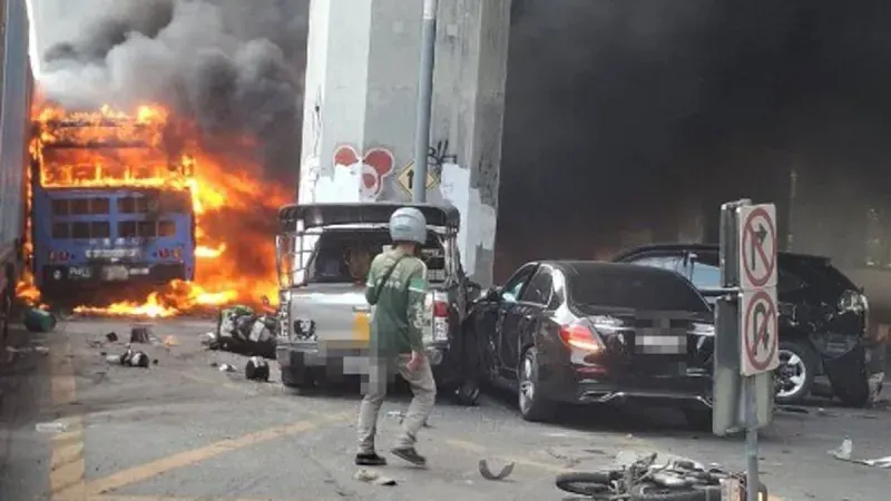 At least 8 dead in Bangkok bus-train collision
