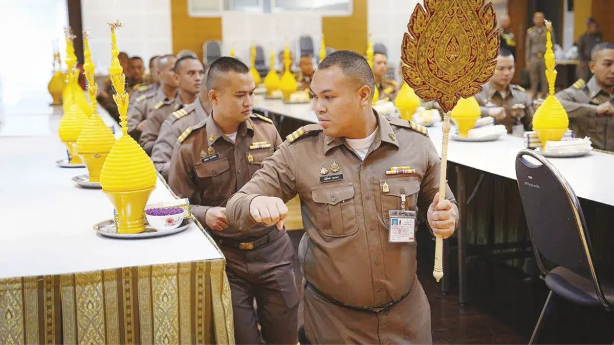 Officials Train Staff for Royal Candle Offering Ceremony