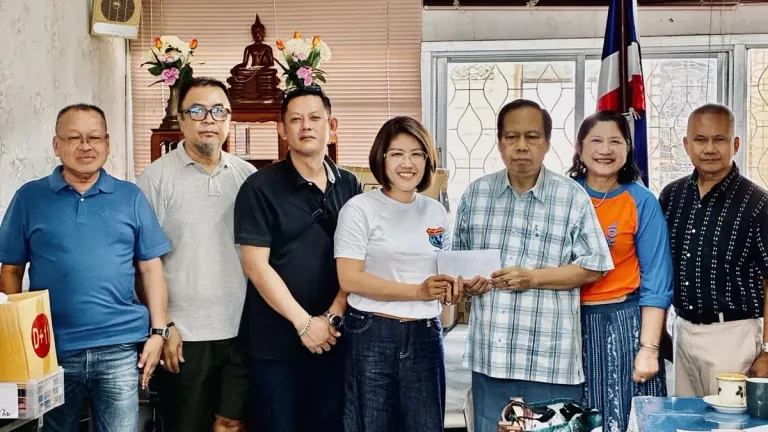 Wat Buamongkol School Alumni Class of 33 Donate 5,000 Baht Educational Fund to Support Deserving Students