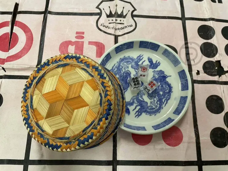 Phuket Police Arrest 10 in Illegal Gambling Raid