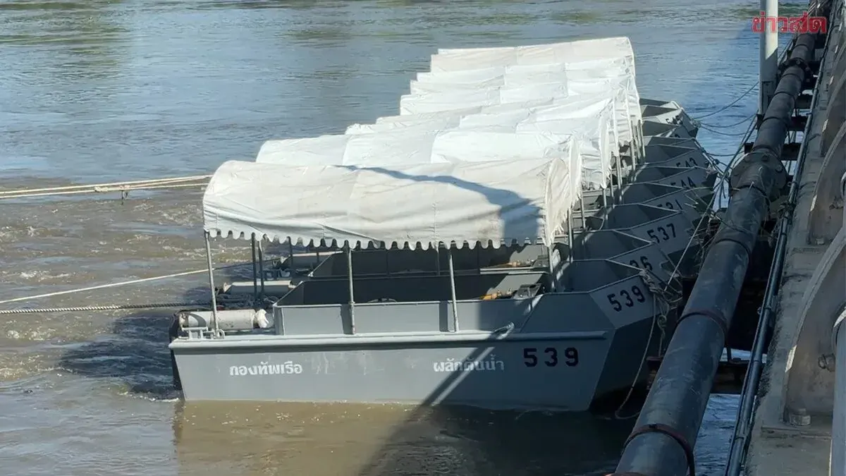 Naval Water-Pushing Boats Speed Flood Drainage in Chachoengsao