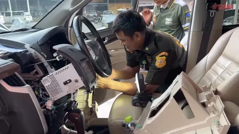 Python Hides in SUV Console, Rescuers Dismantle Dashboard