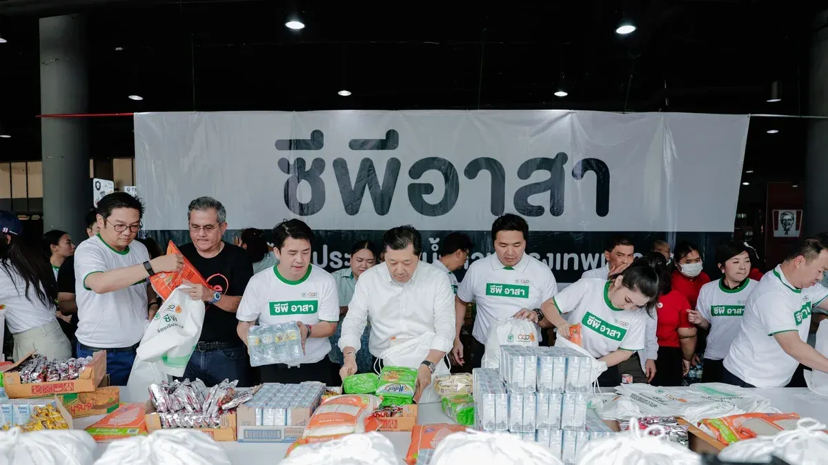 CP Group Delivers 2,000 Care Packages to Bangkok Flood Victims