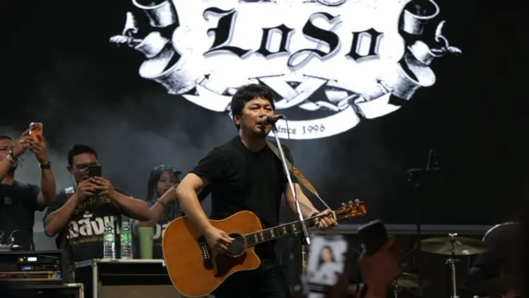 Sek Loso Concert Raises 200,000 Baht for Phuket Charity