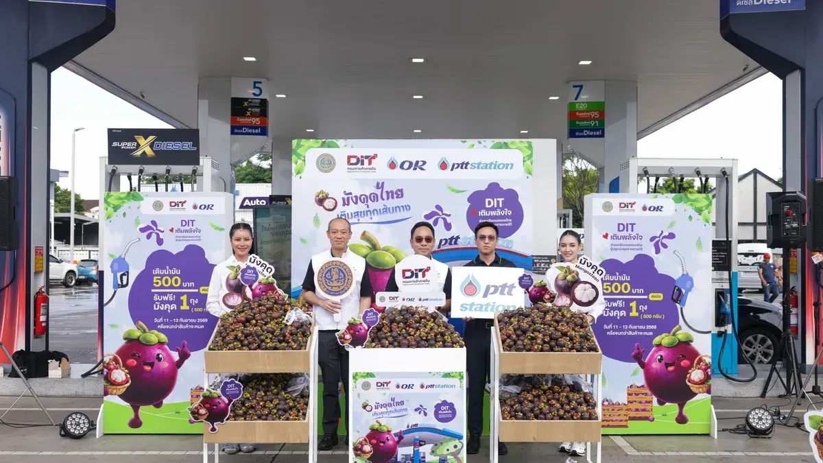 PTT Station Gives Away 100,000 kg of Mangosteen