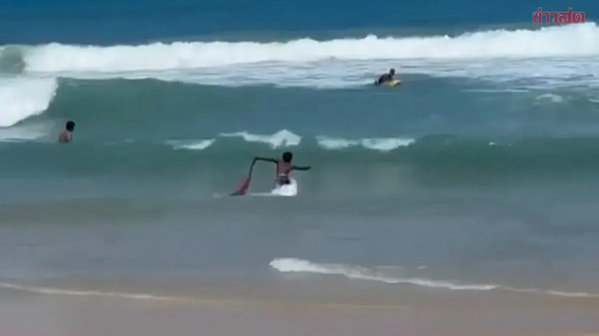 Tourist Defies Red Flag, Nearly Drowns After Ignoring Lifeguard Warnings