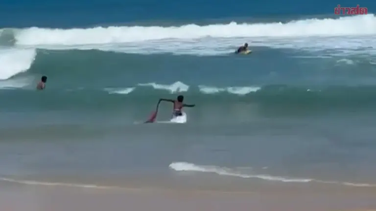 Tourist Defies Red Flag, Nearly Drowns After Ignoring Lifeguard Warnings