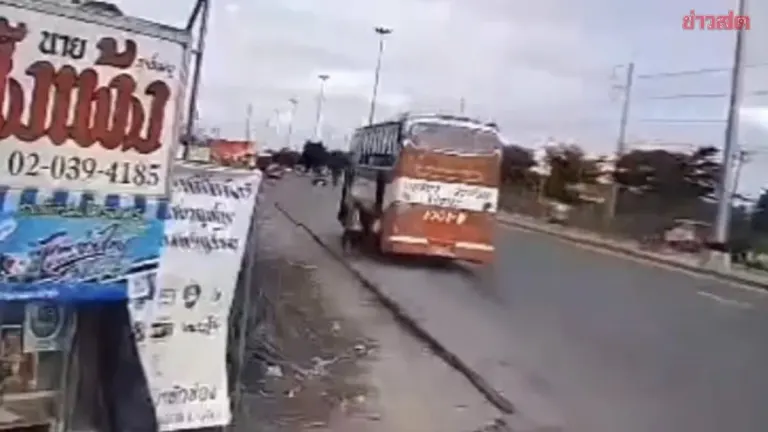 Student Falls From Bus, Breaks Teeth, Gets 19 Stitches