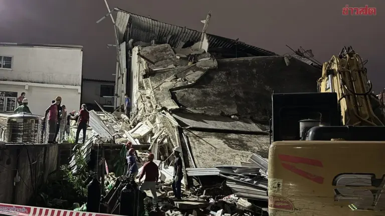 Building Collapses During Orange Line Demolition in Bangkok