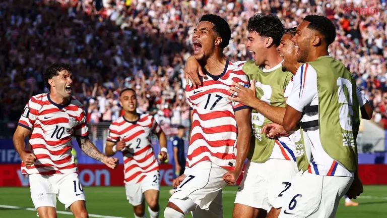 US Beats Bosnia 2-0 Despite Playing With 10 Men