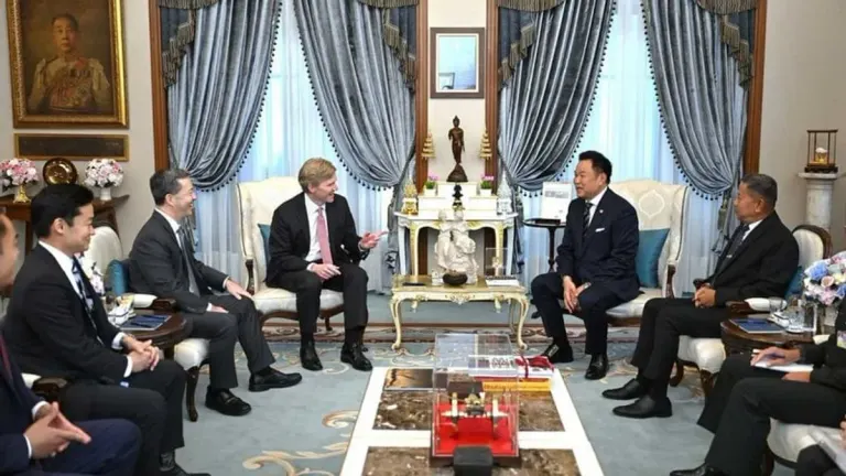 Thailand Maintains Neutral Stance in US-China AI Race