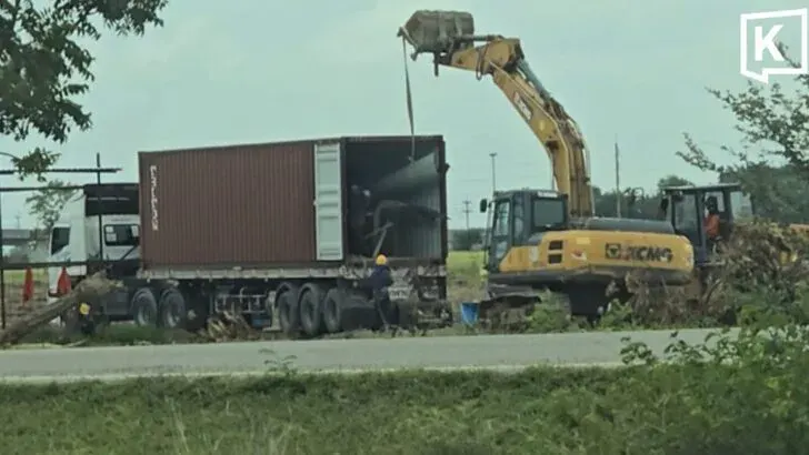 Chinese Ore Plant Halted Over Pollution Fears