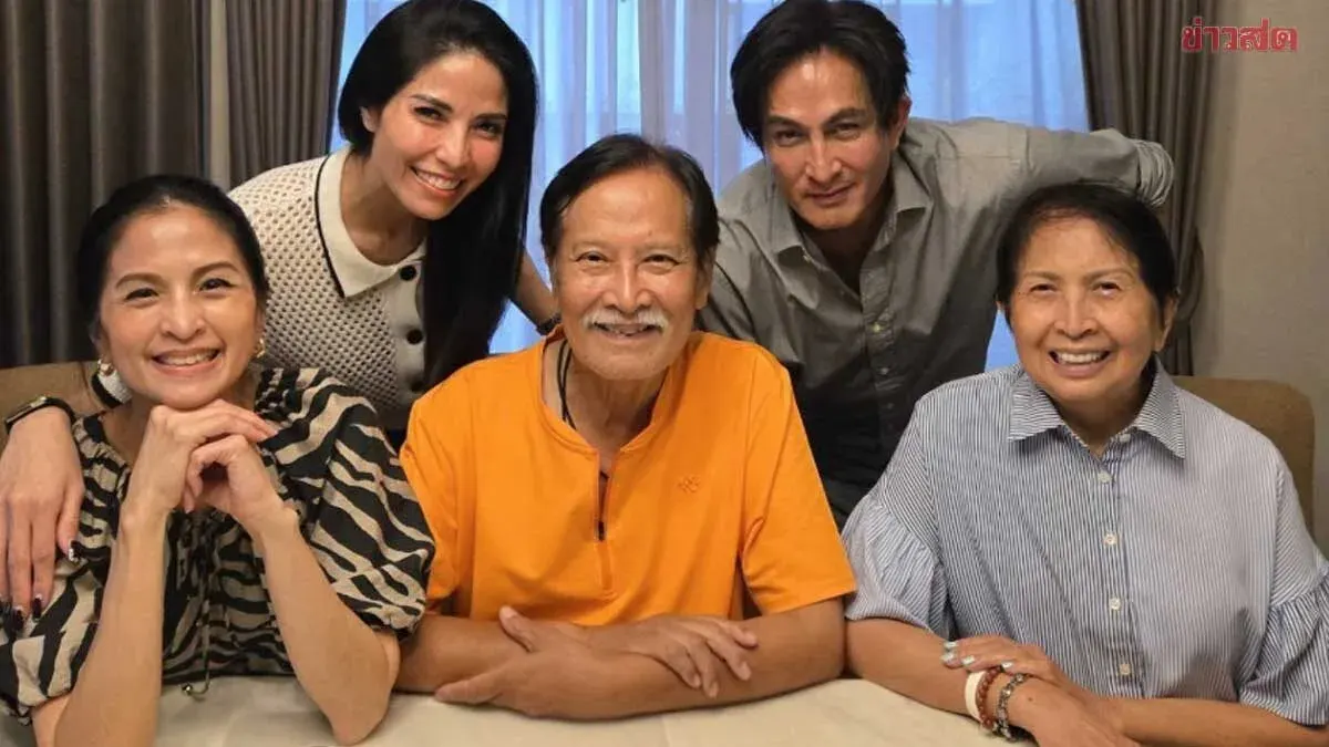 Special Day: Legendary Former Actor Phinyotpong Thongchua Celebrates as All His Children Unexpectedly Gather at Home, Sharing Heartwarming Moments