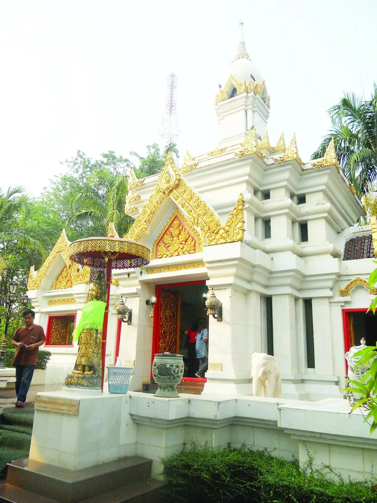Visit Sukhothai's Ancient City and Pay Respect to Phra Mae Ya, the City's Revered Patroness