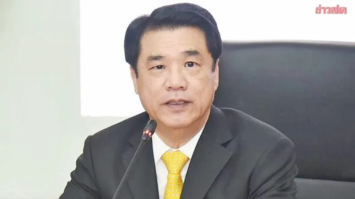Agriculture Minister Suriya Jungrungruangkit Rushed to Hospital After Collapsing at Hotel; Doctors Perform CPR