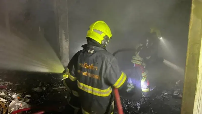 Fire Destroys Abandoned Chalong Building
