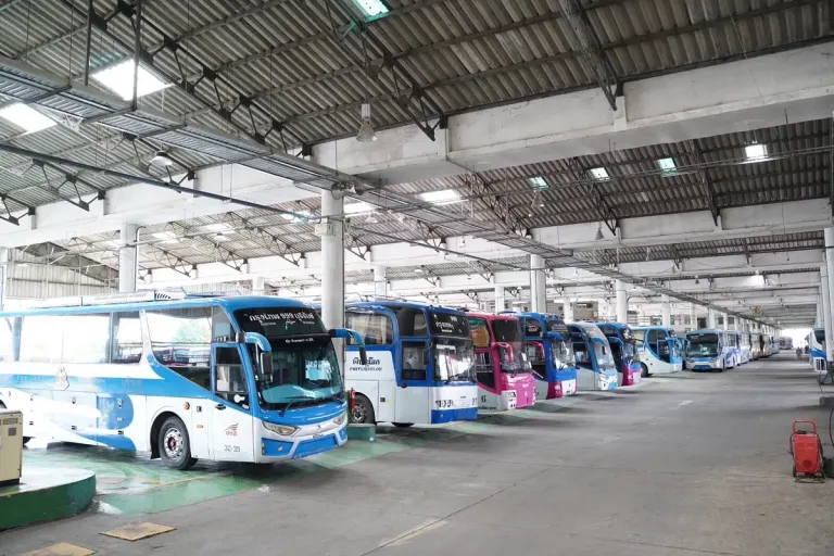 BKS Auctions 122 Used Tour Buses Starting at 200,000 Baht