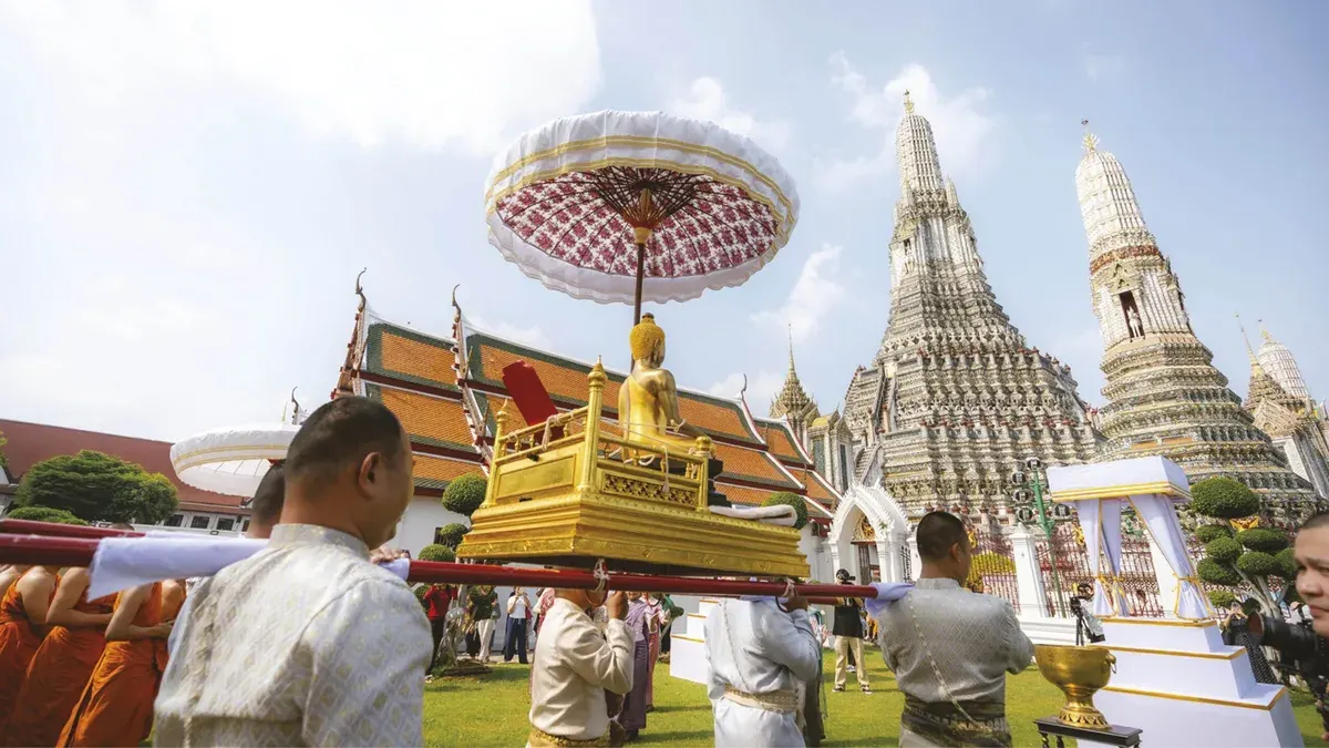Fresh from the Sacred Grounds – Wat Arun Invites Luang Pho Chaeng for Songkran Water Blessing