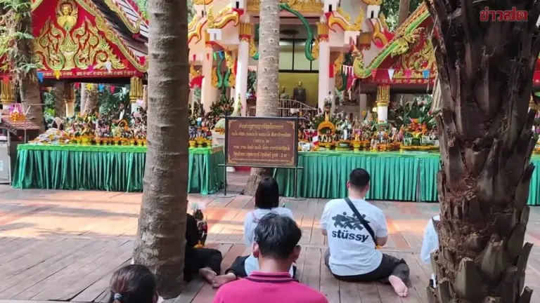Lucky Number Frenzy: Large Snake Appears at Sacred Shrine Three Times This Year—Lottery Enthusiasts Rush to Play Numbers with '7'