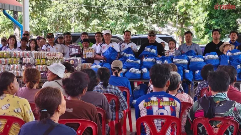 Media Association Delivers Flood Relief Supplies to Ayutthaya Villagers