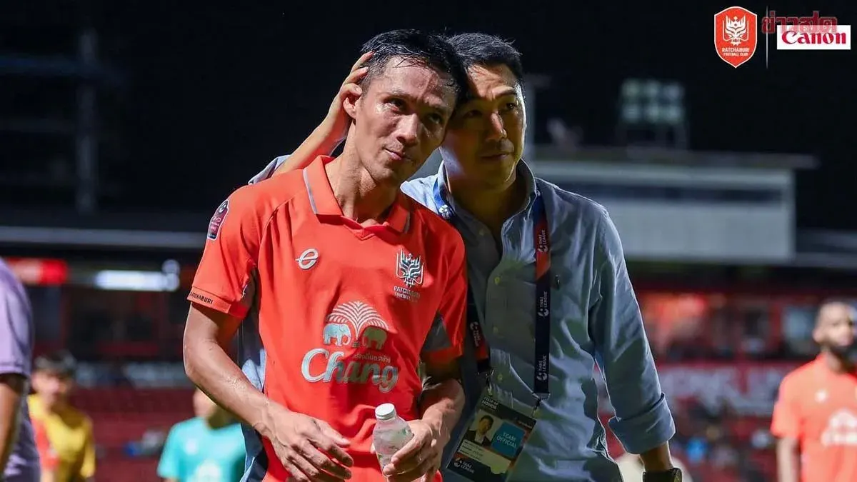 Ratchaburi FC President Bids Farewell to Chakraphan Kaewphrom, Honors Him as One of the Club's Greatest Legends