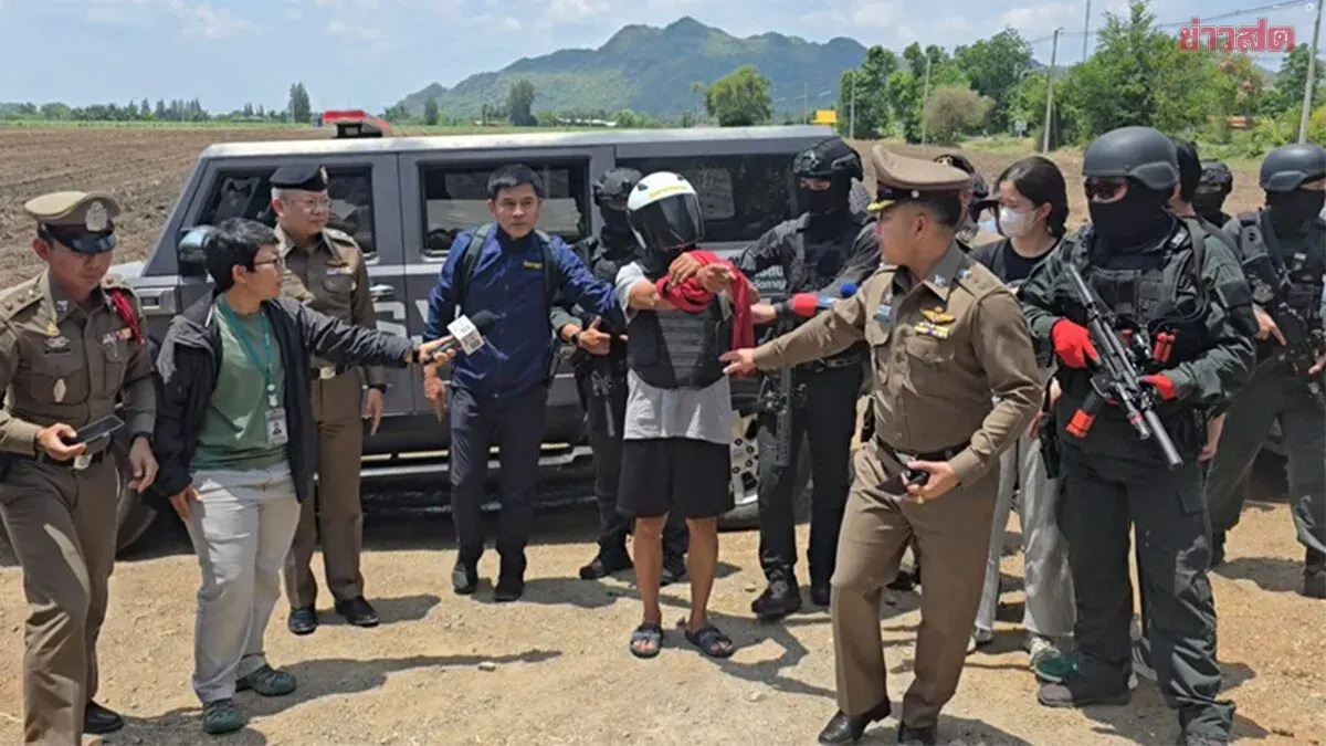 Custody of Violent Ex-Son-in-Law: Scene Reconstruction Narrowly Avoids Mob Justice as Police Rush Suspect from Chaotic Crime Scene
