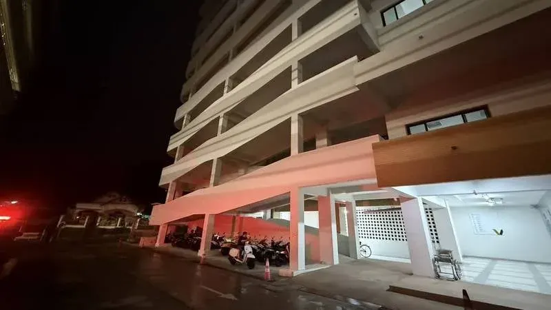 Man dies after fall from Vachira Phuket Hospital building