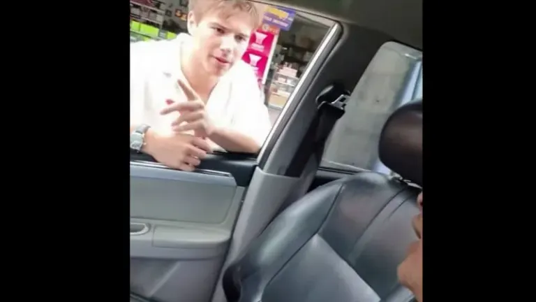 Phuket Taxi Driver Praised For Free Ride To Stranded Tourists