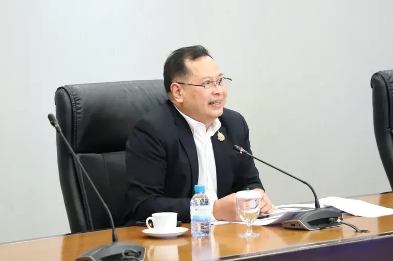 Government Plans To Cut Redundant Agencies, Trim Local Official Pay