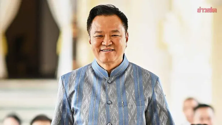 PM Anutin Dismisses Green Snake Coalition Rumors With a Laugh