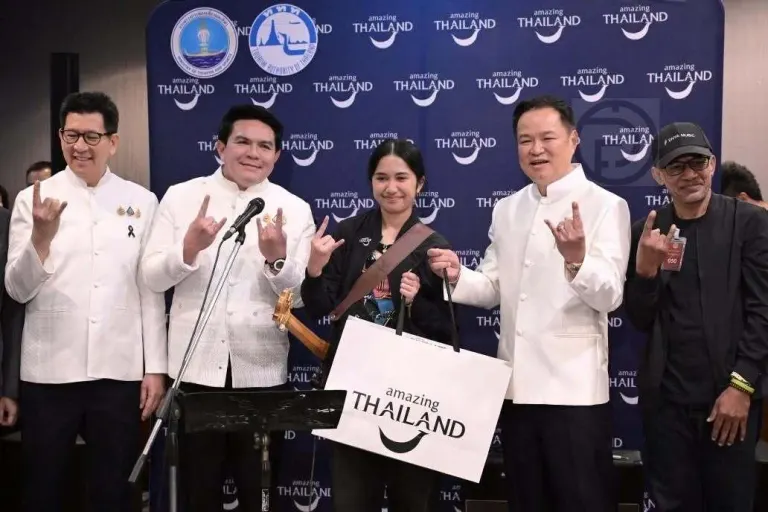 PM Backs Phuket Singer for America's Got Talent