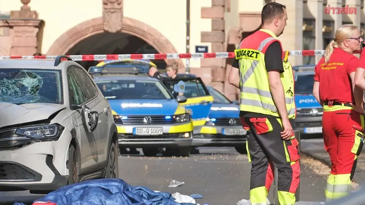 Germany: Car Crashes Into Crowd in Shopping District, Kills 2 and Injures Dozens