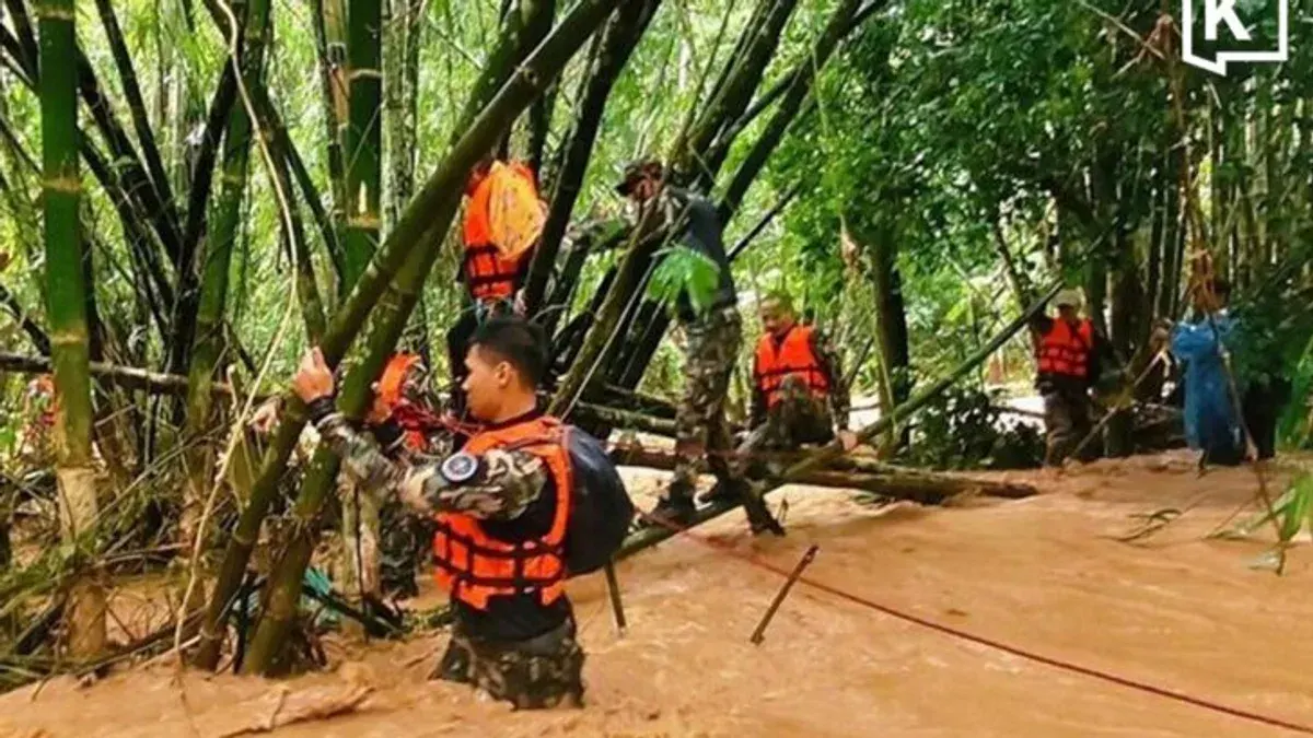 Mother and Daughter Drown After Pickup Swept Into Floodwaters