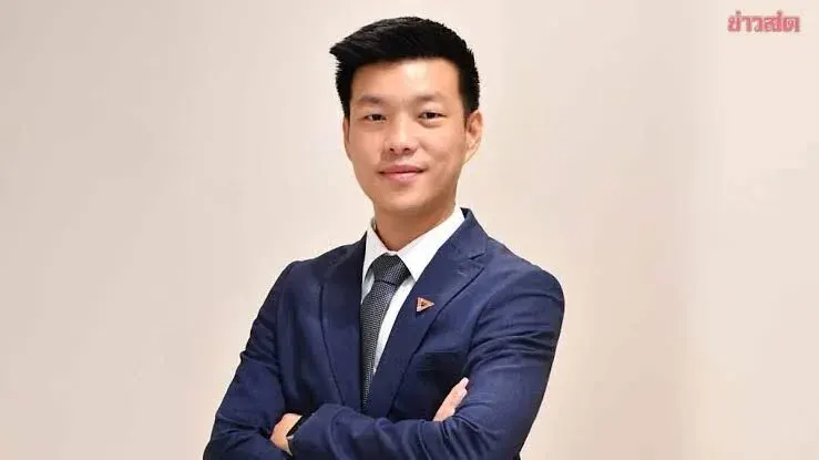 Pheu Thai Gains Ground In Political Popularity Poll
