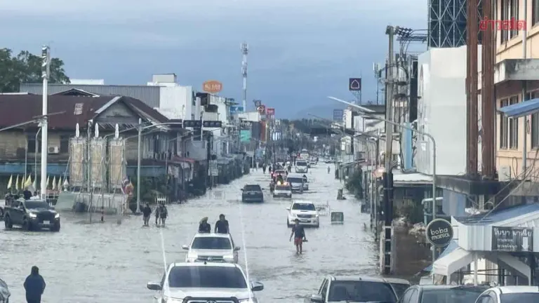 Floods Submerge 31 Thai Provinces, Bangkok, Over 1.2 Million Affected