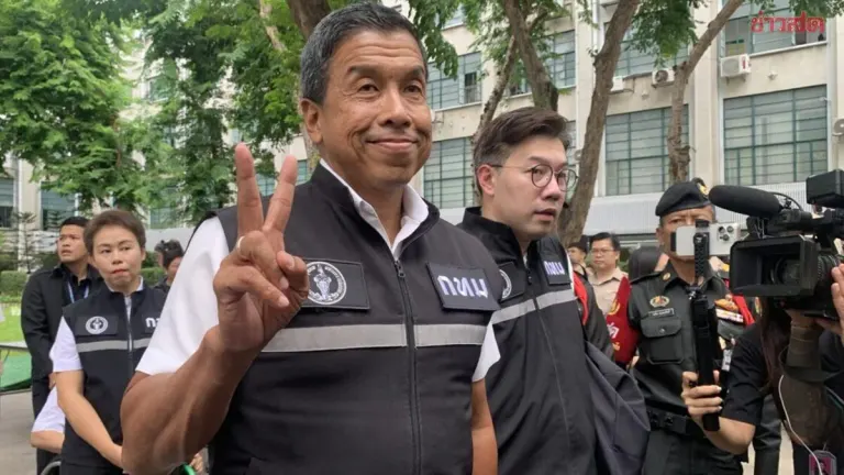 Bangkok Announces Free School Program With Benefits