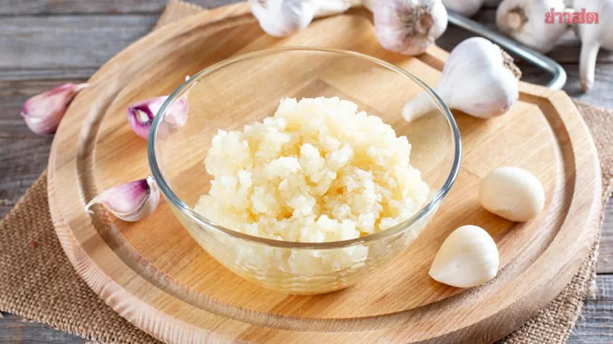 Wait 10 Minutes After Mincing Garlic Before Cooking, Experts Say