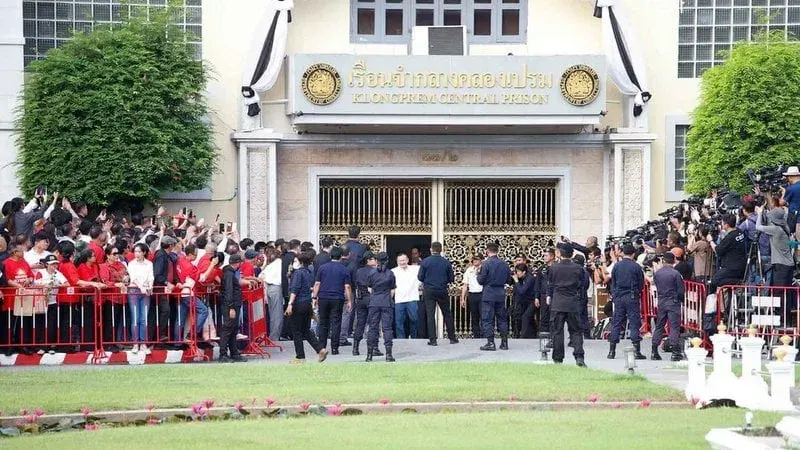 Thaksin released from prison