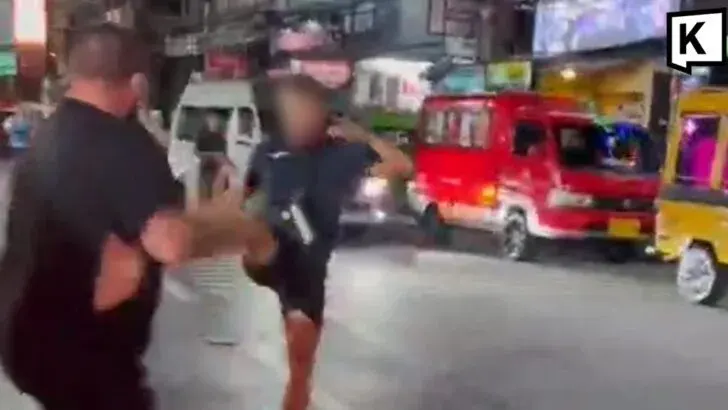 Foreign tourists filmed fighting on Patong street