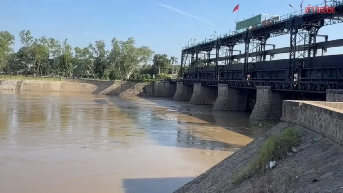 Authorities Warn of Rising Water Below Phra Ram 6 Dam