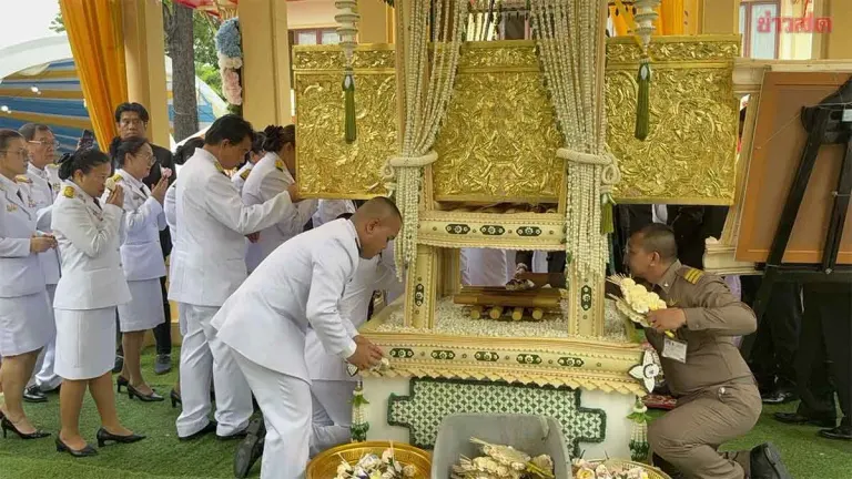 Tens of Thousands Attend Royal Cremation of Thongchai Yenpraserit