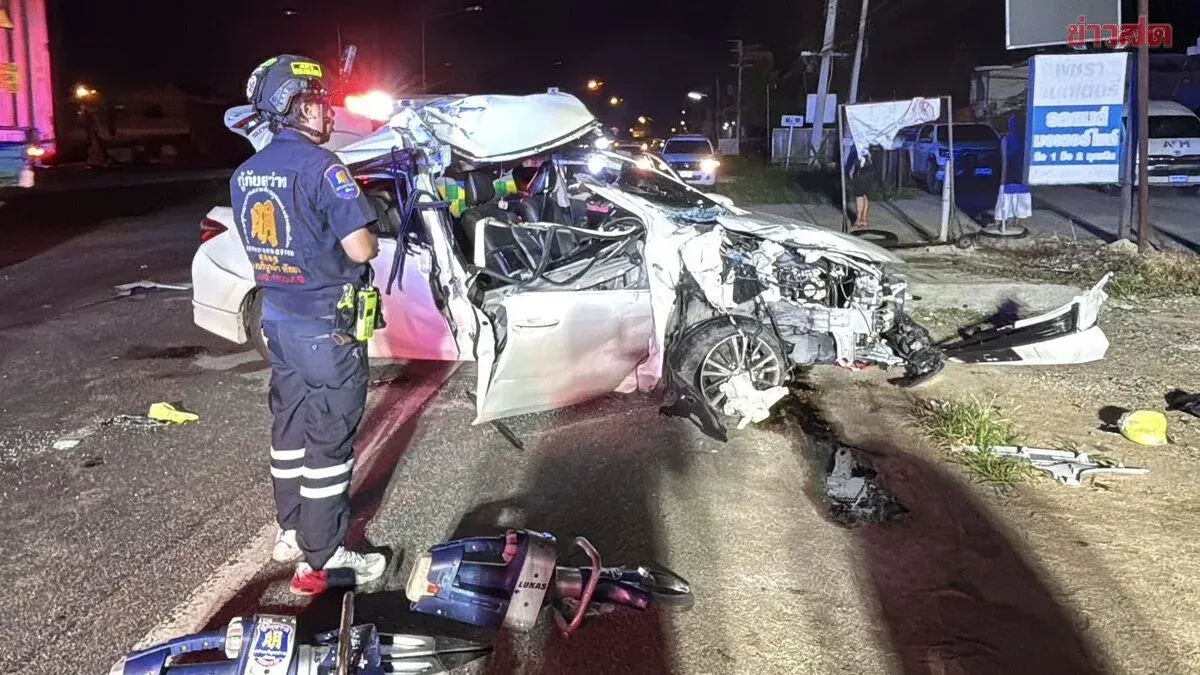 Deputy Warden's Car Crashes Into 18-Wheel Truck