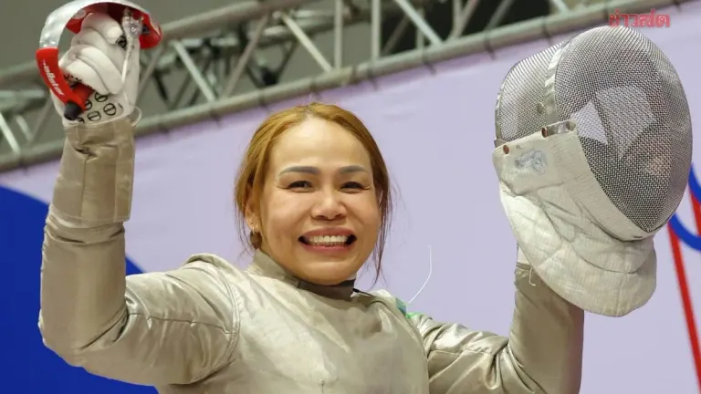 Thai Wheelchair Fencer, 52, Targets Three Golds at Asian Para Games