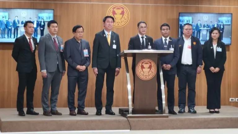 Phuket hotel operators take legal vacuum fight to Parliament