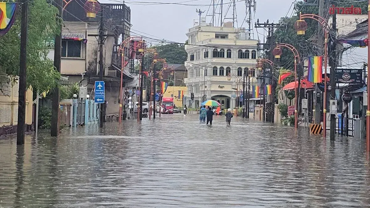 Heavy Rain Floods Phuket, Water Levels Rising Dangerously