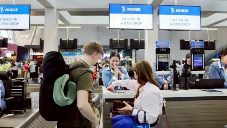 Phuket airport departure fee rises to B1,120