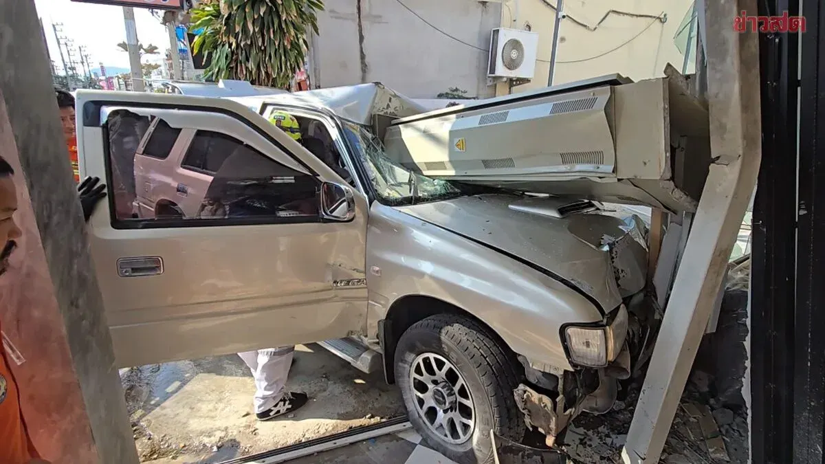 75-Year-Old Driver Loses Control, Crashes Into Laundromat and Struck by Electrical Control Box; Rescue Efforts Unsuccessful